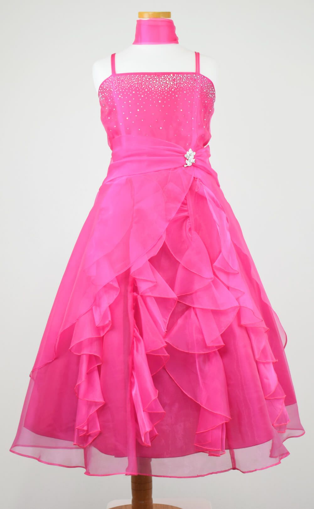 ピアノ発表会や結婚式にぴったりのカラーの女の子用キッズドレス。シンプルで美しいシルエットが魅力のAngel's Closetの子供ドレス レンタル商品（【レンタル】ラインストーン＆オーガンジーレイヤードフリル子供ドレス(HC734)フクシア）｜画像3