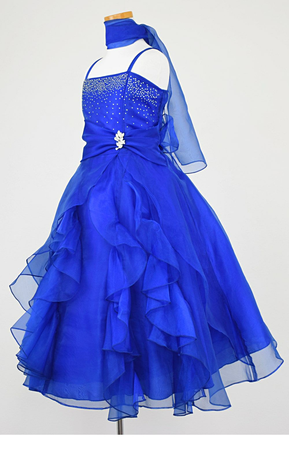 ピアノ発表会や結婚式にぴったりのブルーカラーの女の子用キッズドレス。シンプルで美しいシルエットが魅力のAngel's Closetの子供ドレス レンタル商品（【レンタル】ラインストーン＆オーガンジーレイヤードフリル子供ドレス(HC734)ロイヤルブルー）｜画像4