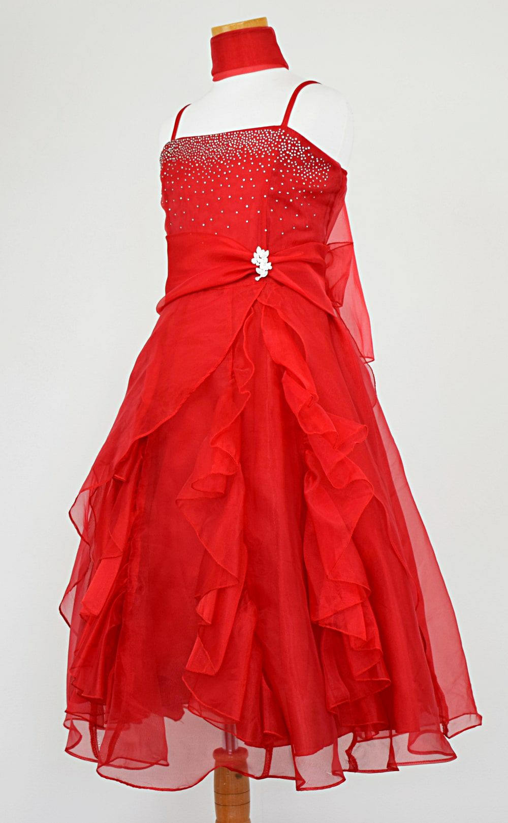 ピアノ発表会や結婚式にぴったりのカラーの女の子用キッズドレス。シンプルで美しいシルエットが魅力のAngel's Closetの子供ドレス レンタル商品（【レンタル】ラインストーン＆オーガンジーレイヤードフリル子供ドレス(HC734)レッド）｜画像4