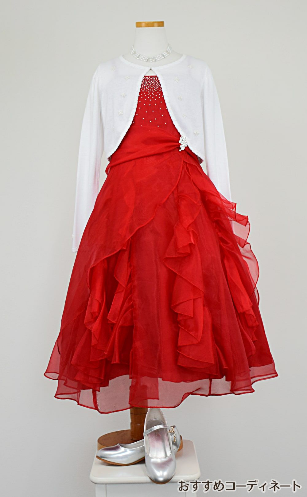 ピアノ発表会や結婚式にぴったりのカラーの女の子用キッズドレス。シンプルで美しいシルエットが魅力のAngel's Closetの子供ドレス レンタル商品（【レンタル】ラインストーン＆オーガンジーレイヤードフリル子供ドレス(HC734)レッド）｜画像11