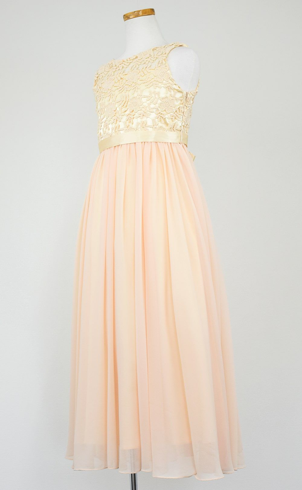 ピアノ発表会や結婚式にぴったりのカラーの女の子用キッズドレス。シンプルで美しいシルエットが魅力のAngel's Closetの子供ドレス レンタル商品（【レンタル】エレガント3Dレースシフォンロング子供ドレス(CDC5006)シャンパン）｜画像4