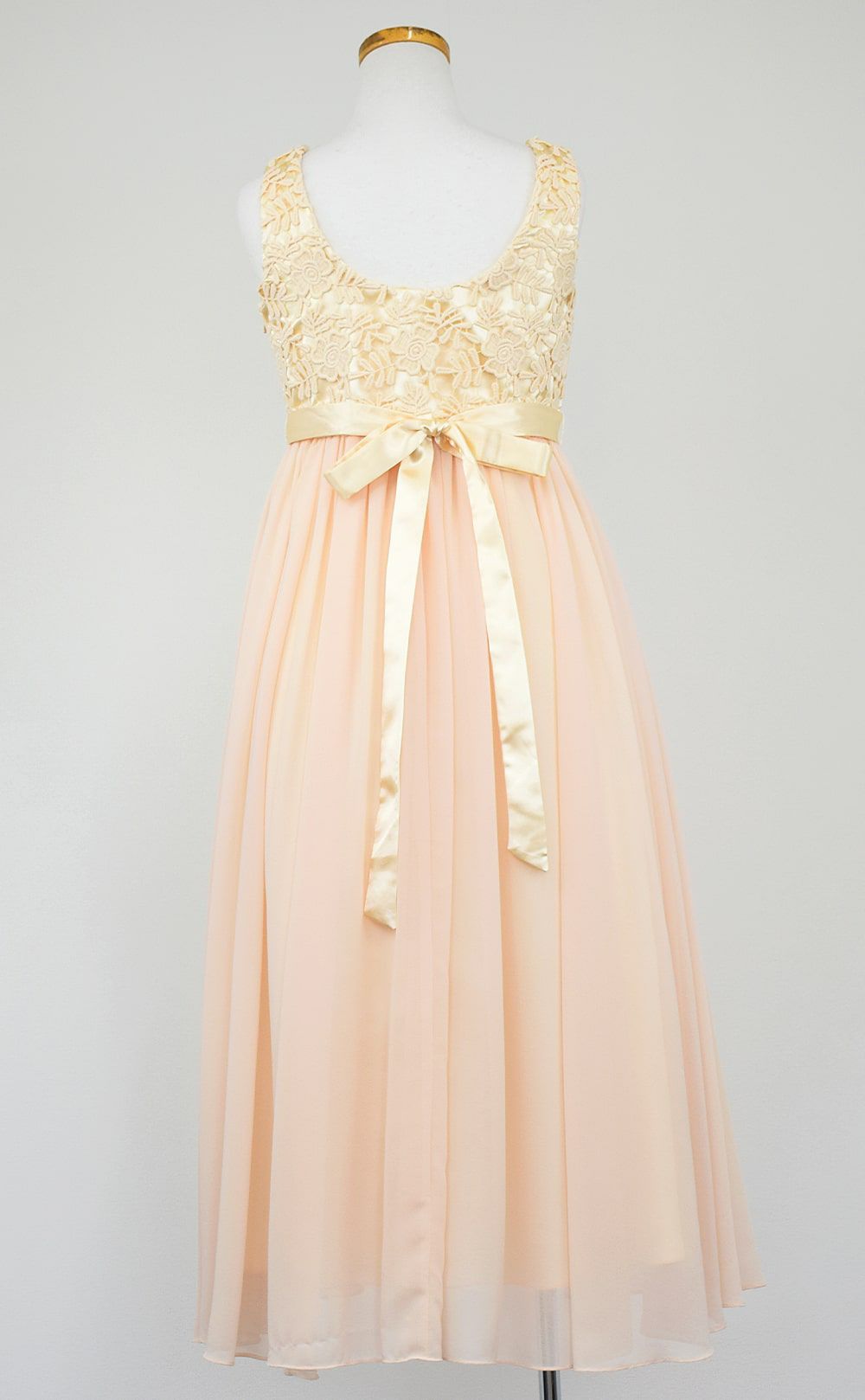 ピアノ発表会や結婚式にぴったりのカラーの女の子用キッズドレス。シンプルで美しいシルエットが魅力のAngel's Closetの子供ドレス レンタル商品（【レンタル】エレガント3Dレースシフォンロング子供ドレス(CDC5006)シャンパン）｜画像5