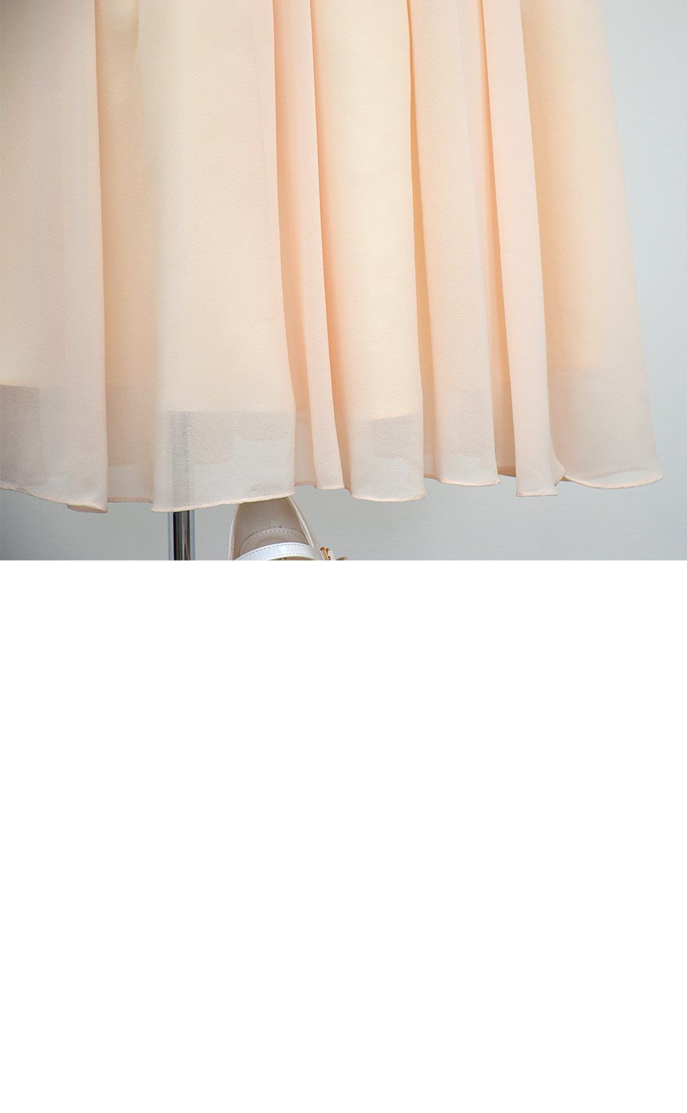 ピアノ発表会や結婚式にぴったりのカラーの女の子用キッズドレス。シンプルで美しいシルエットが魅力のAngel's Closetの子供ドレス レンタル商品（【レンタル】エレガント3Dレースシフォンロング子供ドレス(CDC5006)シャンパン）｜画像6