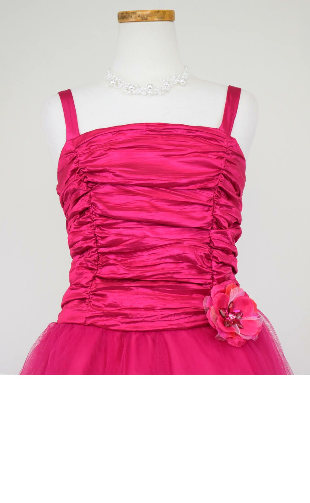 ピアノ発表会や結婚式にぴったりのカラーの女の子用キッズドレス。シンプルで美しいシルエットが魅力のAngel's Closetの子供ドレス レンタル商品（【レンタル】クリンクルタフタ＆チュールロング子供ドレス（コルセットバック）(CDC4001)フクシア）｜画像8