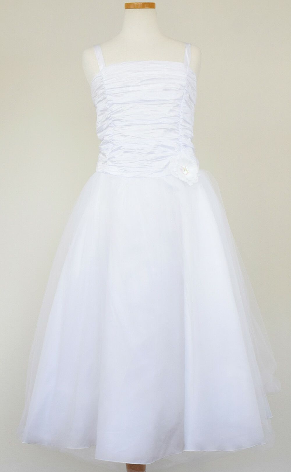 ピアノ発表会や結婚式にぴったりのホワイトカラーの女の子用キッズドレス。シンプルで美しいシルエットが魅力のAngel's Closetの子供ドレス レンタル商品（【レンタル】クリンクルタフタ＆チュールロング子供ドレス（コルセットバック）(CDC4001)ホワイト）｜画像3