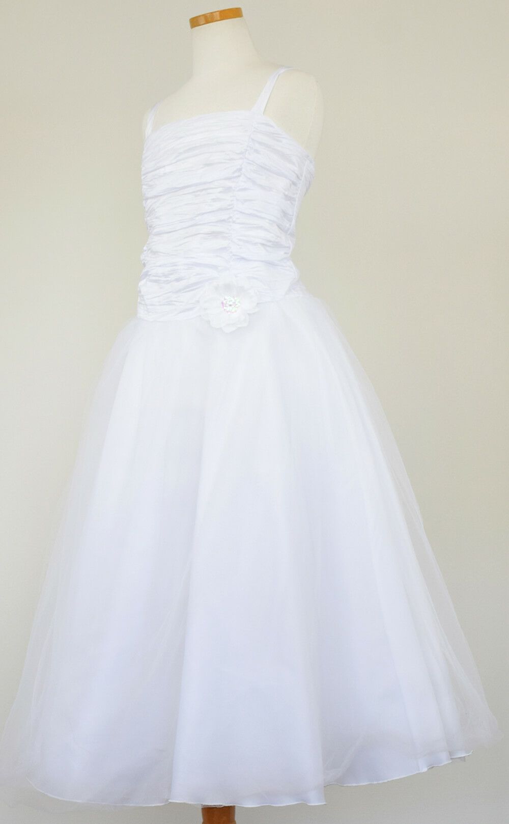 ピアノ発表会や結婚式にぴったりのホワイトカラーの女の子用キッズドレス。シンプルで美しいシルエットが魅力のAngel's Closetの子供ドレス レンタル商品（【レンタル】クリンクルタフタ＆チュールロング子供ドレス（コルセットバック）(CDC4001)ホワイト）｜画像4
