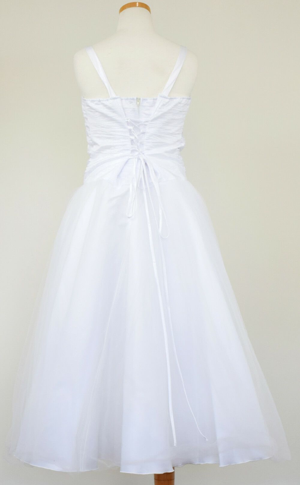 ピアノ発表会や結婚式にぴったりのホワイトカラーの女の子用キッズドレス。シンプルで美しいシルエットが魅力のAngel's Closetの子供ドレス レンタル商品（【レンタル】クリンクルタフタ＆チュールロング子供ドレス（コルセットバック）(CDC4001)ホワイト）｜画像5