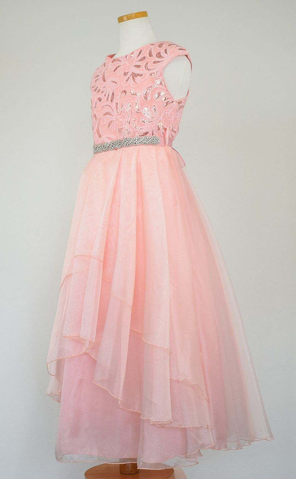 ピアノ発表会や結婚式にぴったりのピンクカラーの女の子用キッズドレス。シンプルで美しいシルエットが魅力のAngel's Closetの子供ドレス レンタル商品（【レンタル】スパークリートップ＆オーガンジーレイヤー子供ドレス(JK3811)ブラッシュピンク）｜画像4