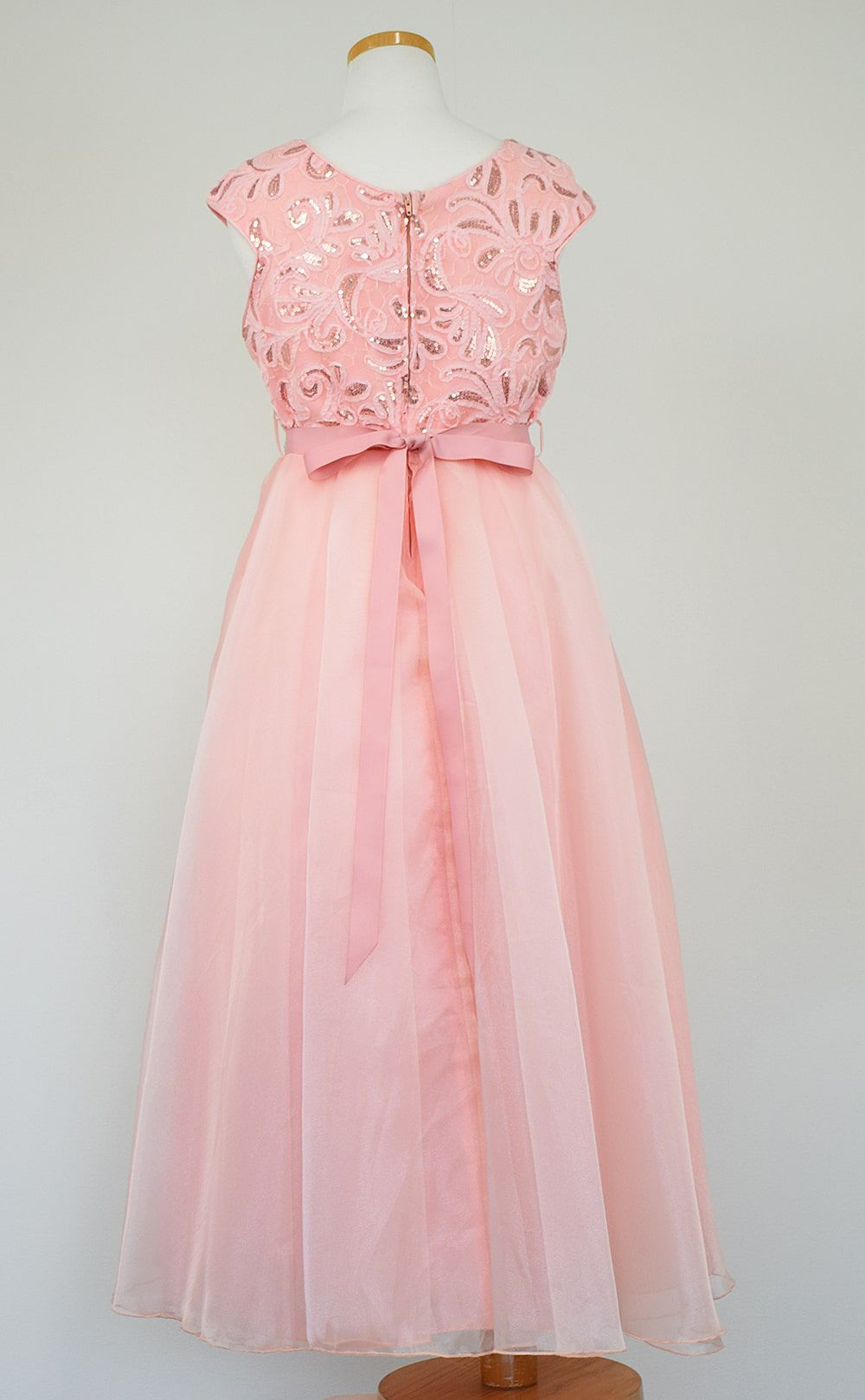 ピアノ発表会や結婚式にぴったりのピンクカラーの女の子用キッズドレス。シンプルで美しいシルエットが魅力のAngel's Closetの子供ドレス レンタル商品（【レンタル】スパークリートップ＆オーガンジーレイヤー子供ドレス(JK3811)ブラッシュピンク）｜画像5