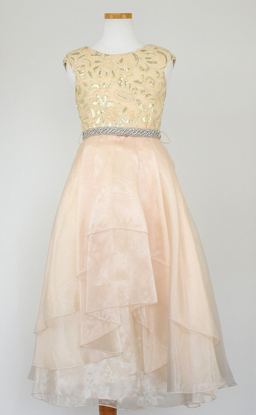 ピアノ発表会や結婚式にぴったりのカラーの女の子用キッズドレス。シンプルで美しいシルエットが魅力のAngel's Closetの子供ドレス レンタル商品（【レンタル】スパークリートップ＆オーガンジーレイヤー子供ドレス(JK3811)タープ）｜画像3