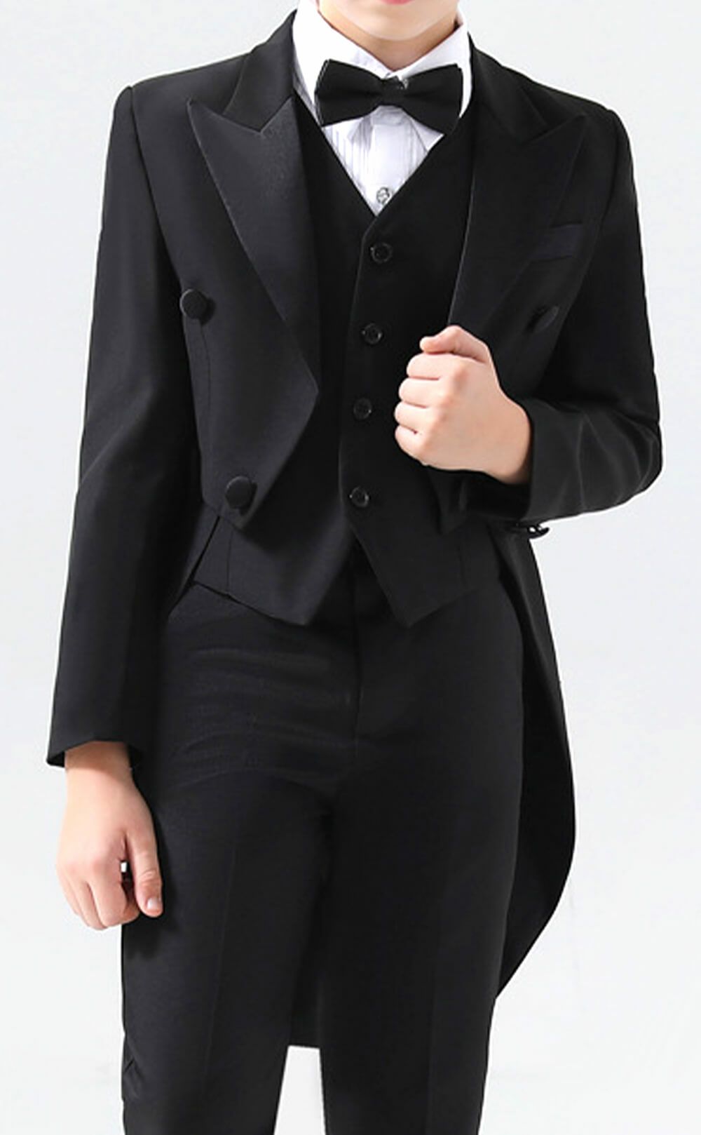 発表会やコンクールにぴったりのカラーの男の子用フォーマルスーツ。シンプルで美しいシルエットが魅力のAngel's Closetの子供フォーマル レンタル商品（【レンタル】ベスト付きスマートタキシード燕尾(YP154)）｜画像7