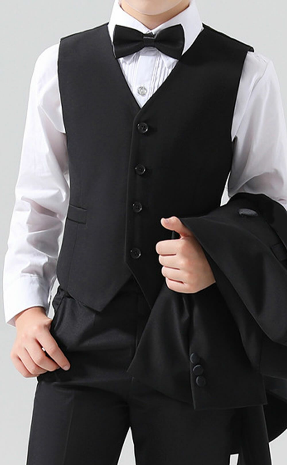 発表会やコンクールにぴったりのカラーの男の子用フォーマルスーツ。シンプルで美しいシルエットが魅力のAngel's Closetの子供フォーマル レンタル商品（【レンタル】ベスト付きスマートタキシード燕尾(YP154)）｜画像8