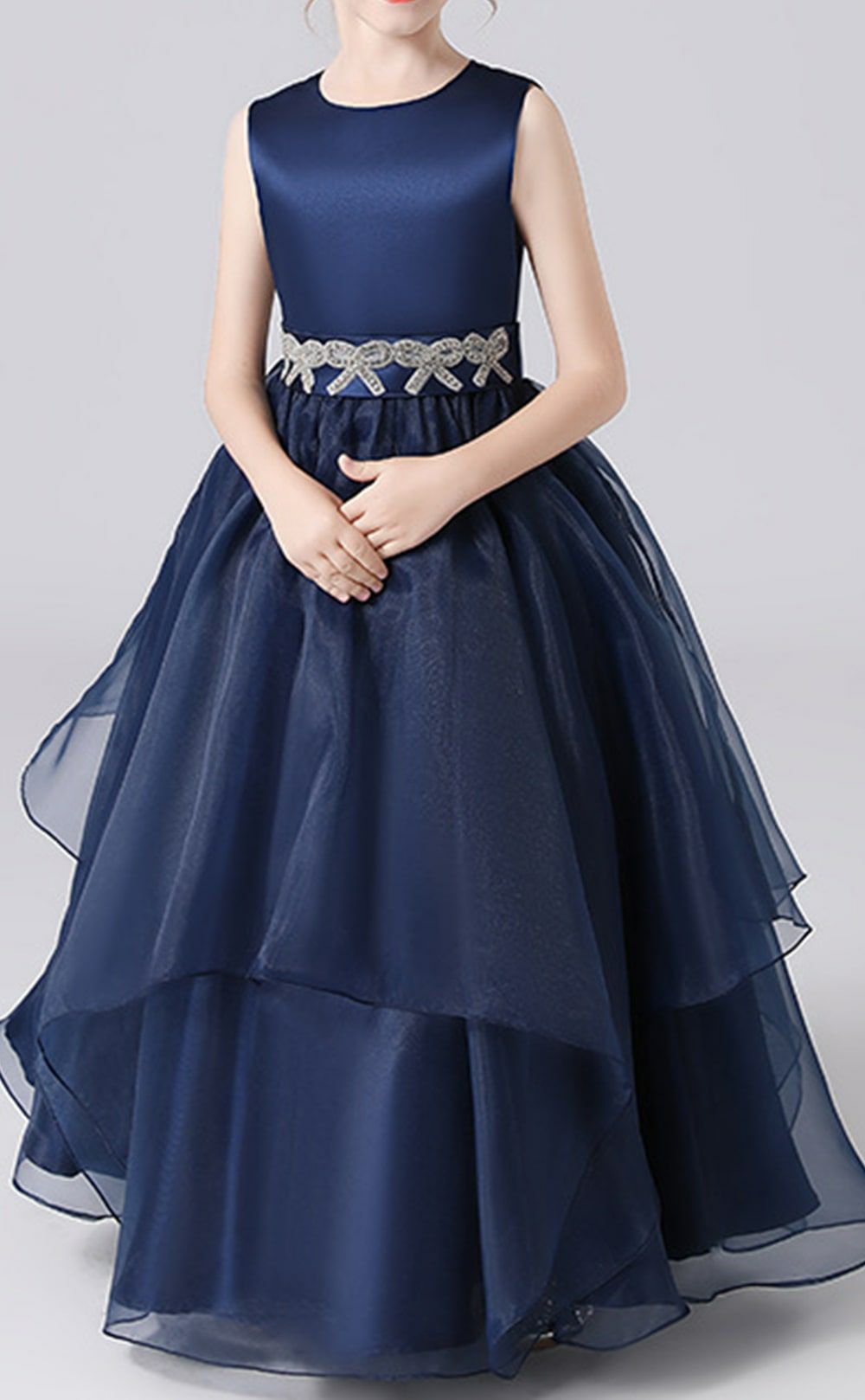 ピアノ発表会や結婚式にぴったりのネイビーカラーの女の子用キッズドレス。シンプルで美しいシルエットが魅力のAngel's Closetの子供ドレス レンタル商品（【レンタル】リボンビーズ刺繍＆フェミニンオーガンジーロング子供ドレス(YP155)ネイビー）｜画像13