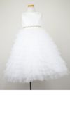ピアノ発表会や結婚式にぴったりのホワイトカラーの女の子用キッズドレス。シンプルで美しいシルエットが魅力のAngel's Closetの子供ドレス レンタル商品（【レンタル】ボタニカルレース＆ラインストーンベルトティアードチュール子供ドレス(YP156)ホワイト）｜画像3