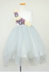 ピアノ発表会や結婚式にぴったりのブルーカラーの女の子用キッズドレス。シンプルで美しいシルエットが魅力のAngel's Closetの子供ドレス レンタル商品（【レンタル】フラワーモニュメント＆レイヤードチュール子供ドレス(YP082)ペールブルー）｜画像3