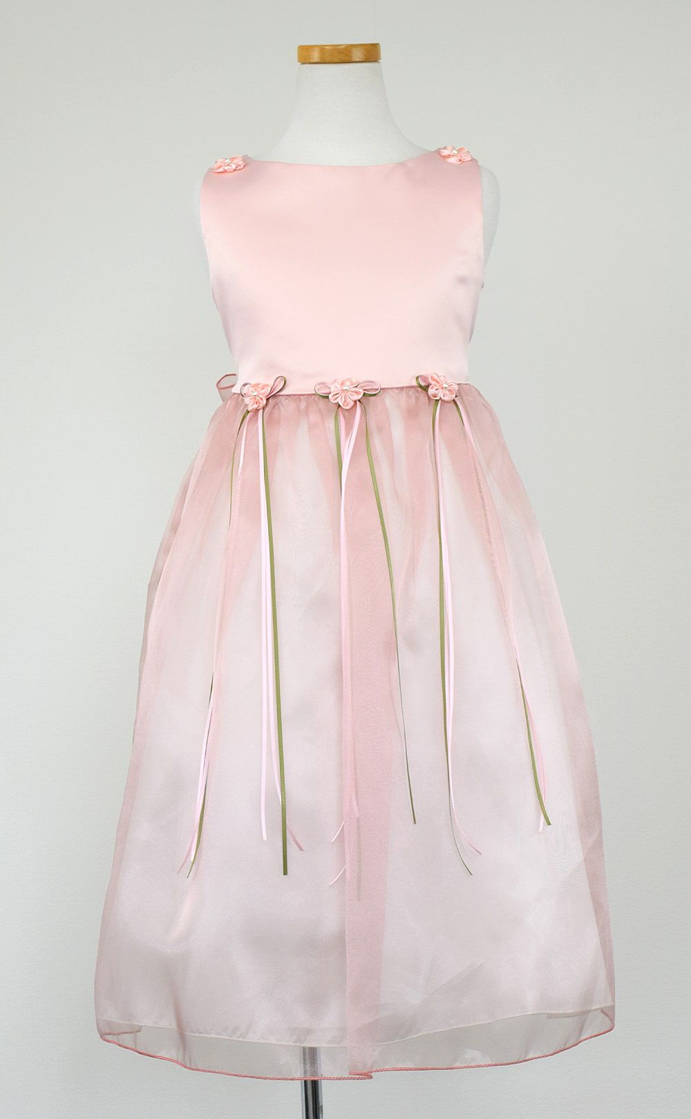 ピアノ発表会や結婚式にぴったりのカラーの女の子用キッズドレス。シンプルで美しいシルエットが魅力のAngel's Closetの子供ドレス レンタル商品（【レンタル】サテン＆シャイニーオーガンジー子供ドレスサニー(KD149)ダスティローズ）｜画像3