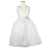 ピアノ発表会や結婚式にぴったりのブルーカラーの女の子用キッズドレス。シンプルで美しいシルエットが魅力のAngel's Closetの子供ドレス レンタル商品（【レンタル】オーネイトジャガード＆マルチトーンチュール子供ドレス(SK671)ブルー）｜画像2