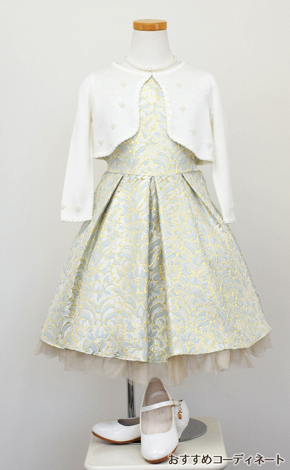 ピアノ発表会や結婚式にぴったりのブルーカラーの女の子用キッズドレス。シンプルで美しいシルエットが魅力のAngel's Closetの子供ドレス レンタル商品（【レンタル】オーネイトプリーツジャガード＆チュール子供ドレス(SK670A)ブルー）｜画像10