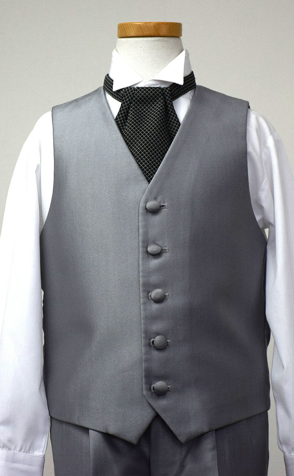 発表会やコンクールにぴったりのカラーの子供用フォーマル衣装。シンプルで美しいシルエットが魅力のAngel's Closetのキッズフォーマル レンタル商品（【レンタル】シルバーフロックコート(CHM202)シルバー）｜画像9