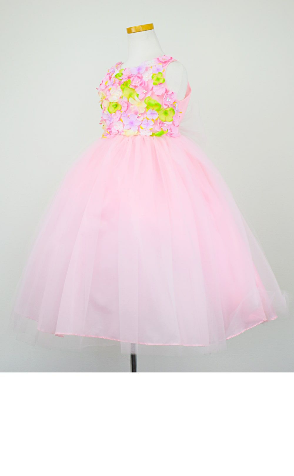 ピアノ発表会や結婚式にぴったりのピンクカラーの女の子用キッズドレス。シンプルで美しいシルエットが魅力のAngel's Closetの子供ドレス レンタル商品（【レンタル】フラワーモチーフチュールリボン子供ドレス(CCD752)ピンク）｜画像4