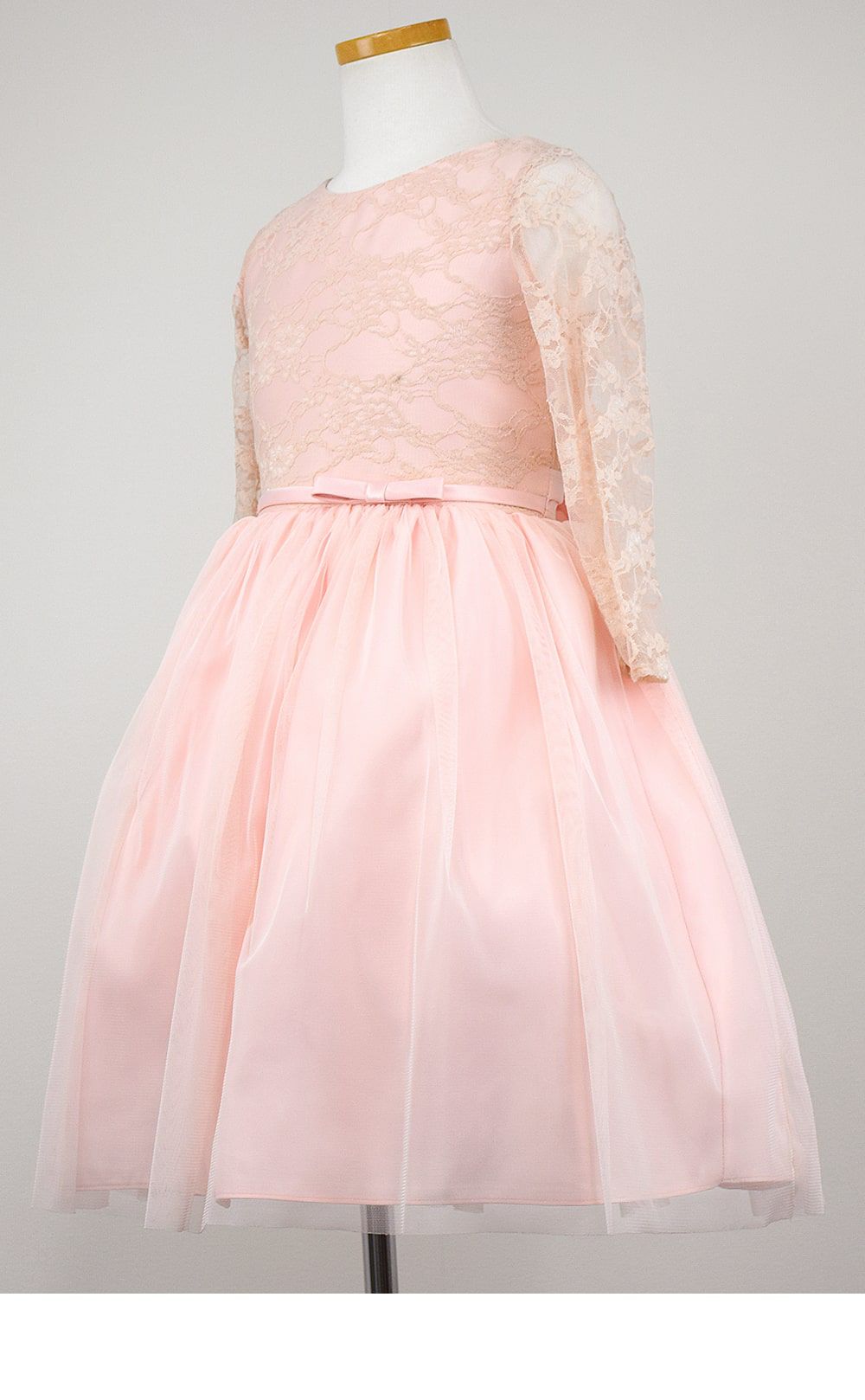 ピアノ発表会や結婚式にぴったりのピンクカラーの女の子用キッズドレス。シンプルで美しいシルエットが魅力のAngel's Closetの子供ドレス レンタル商品（【レンタル】レーススリーブチュールスカート子供ドレス(SK599)ピンク）｜画像4