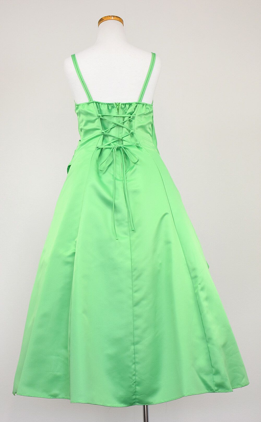 ピアノ発表会や結婚式にぴったりのカラーの女の子用キッズドレス。シンプルで美しいシルエットが魅力のAngel's Closetの子供ドレス レンタル商品（【レンタル】ギャザーアクロスウェストサテン＆フローラルオーガンジードレス(HC1232)クローバー）｜画像5