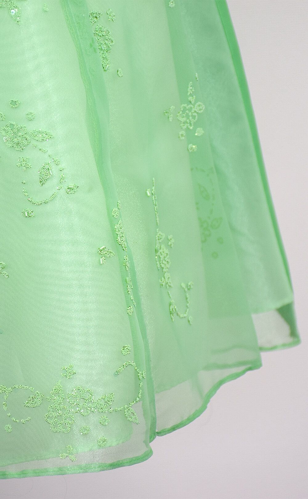 ピアノ発表会や結婚式にぴったりのカラーの女の子用キッズドレス。シンプルで美しいシルエットが魅力のAngel's Closetの子供ドレス レンタル商品（【レンタル】ギャザーアクロスウェストサテン＆フローラルオーガンジードレス(HC1232)クローバー）｜画像6