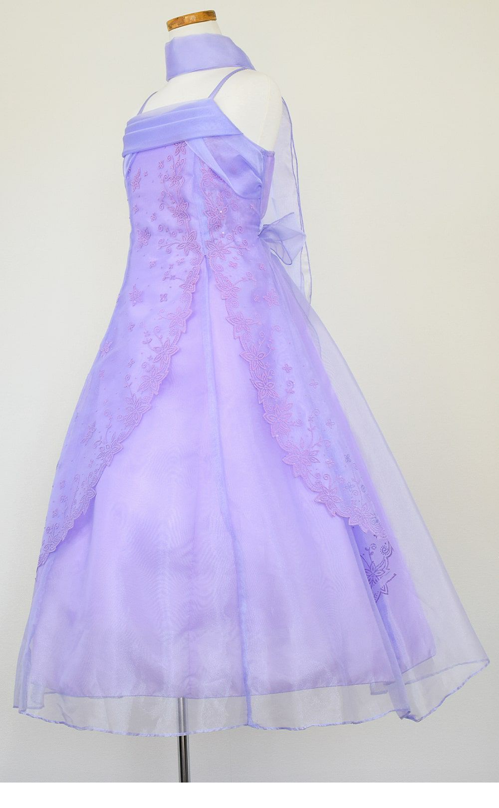 ピアノ発表会や結婚式にぴったりのライラックカラーの女の子用キッズドレス。シンプルで美しいシルエットが魅力のAngel's Closetの子供ドレス レンタル商品（【レンタル】キャビアビーズ＆イリュージョンオーガンジーロングドレス(HC1215)ライラック）｜画像4
