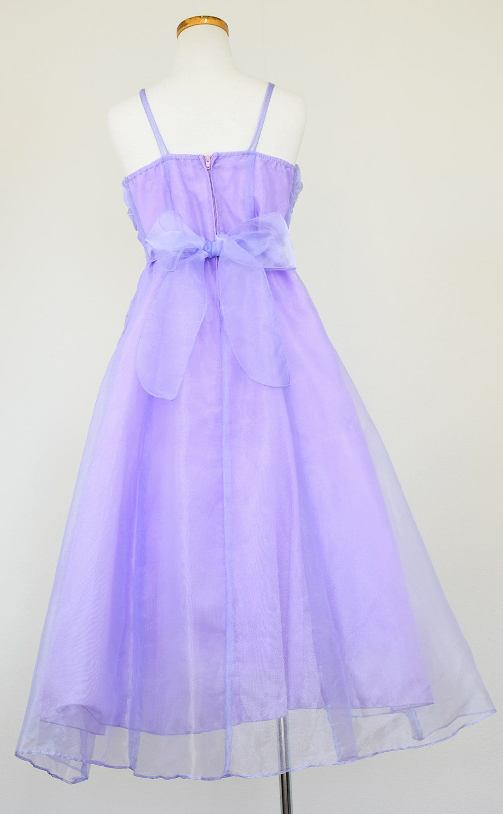 ピアノ発表会や結婚式にぴったりのライラックカラーの女の子用キッズドレス。シンプルで美しいシルエットが魅力のAngel's Closetの子供ドレス レンタル商品（【レンタル】キャビアビーズ＆イリュージョンオーガンジーロングドレス(HC1215)ライラック）｜画像5