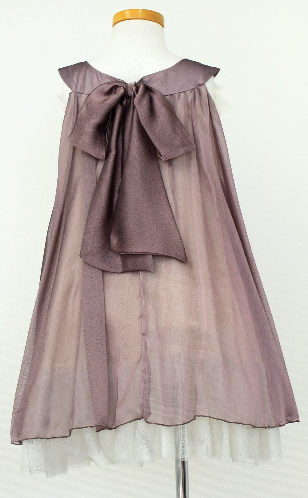 ピアノ発表会や結婚式にぴったりのカラーの女の子用キッズドレス。シンプルで美しいシルエットが魅力のAngel's Closetの子供ドレス レンタル商品（【レンタル】シフォンフラワーAラインドレス(KD284)チョコ）｜画像5