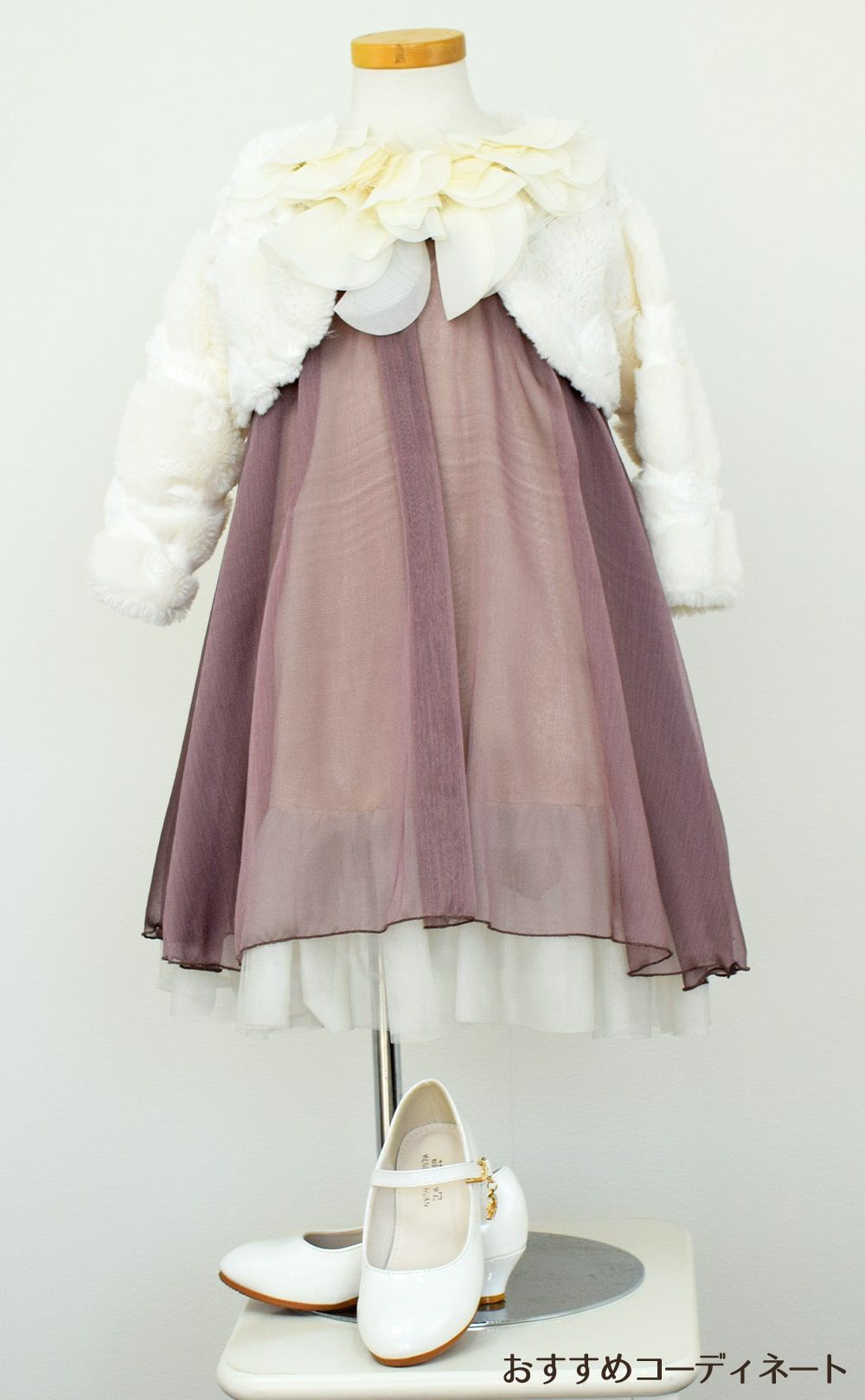 ピアノ発表会や結婚式にぴったりのカラーの女の子用キッズドレス。シンプルで美しいシルエットが魅力のAngel's Closetの子供ドレス レンタル商品（【レンタル】シフォンフラワーAラインドレス(KD284)チョコ）｜画像11