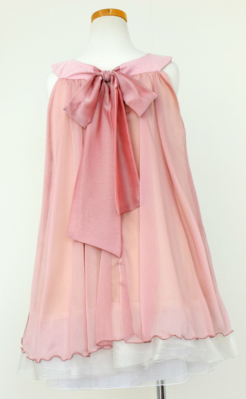 ピアノ発表会や結婚式にぴったりのカラーの女の子用キッズドレス。シンプルで美しいシルエットが魅力のAngel's Closetの子供ドレス レンタル商品（【レンタル】シフォンフラワーAラインドレス(KD284)ダスティローズ）｜画像5