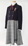 特別な日にぴったりのネイビーカラーの男の子用フォーマルスーツ。シンプルで美しいシルエットが魅力のAngel's Closetの子供フォーマル レンタル商品（【レンタル】ショートジャケットハイウエストスカートスーツ5点セット(CAT422503)ネイビー）｜画像4