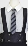特別な日にぴったりのブラックカラーの男の子用フォーマルスーツ。シンプルで美しいシルエットが魅力のAngel's Closetの子供フォーマル レンタル商品（【レンタル】ショートジャケットハイウエストスカートスーツ5点セット(CAT422504)ブラック）｜画像8