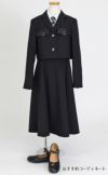 特別な日にぴったりのブラックカラーの男の子用フォーマルスーツ。シンプルで美しいシルエットが魅力のAngel's Closetの子供フォーマル レンタル商品（【レンタル】ショートジャケットハイウエストスカートスーツ5点セット(CAT422504)ブラック）｜画像10