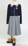 特別な日にぴったりのネイビーカラーの男の子用フォーマルスーツ。シンプルで美しいシルエットが魅力のAngel's Closetの子供フォーマル レンタル商品（【レンタル】グレンチェックアンサンブルスーツ(CAT742566)ネイビー）｜画像9