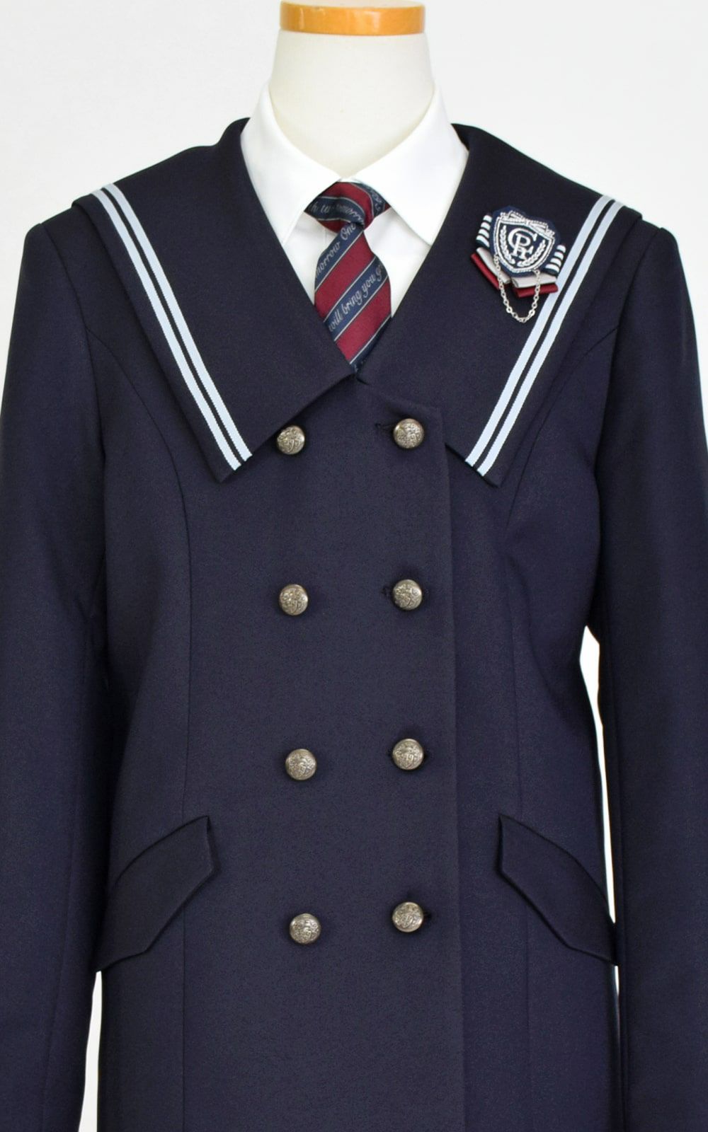 特別な日にぴったりのネイビーカラーの男の子用フォーマルスーツ。シンプルで美しいシルエットが魅力のAngel's Closetの子供フォーマル レンタル商品（【レンタル】セーラービッグカラースーツ(CAT742568)ネイビー）｜画像6