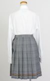 特別な日にぴったりのカラーの男の子用フォーマルスーツ。シンプルで美しいシルエットが魅力のAngel's Closetの子供フォーマル レンタル商品（【レンタル】パイピングジャケット＆格子スカートスーツ5点セット(CAT932512)グリーン）｜画像8