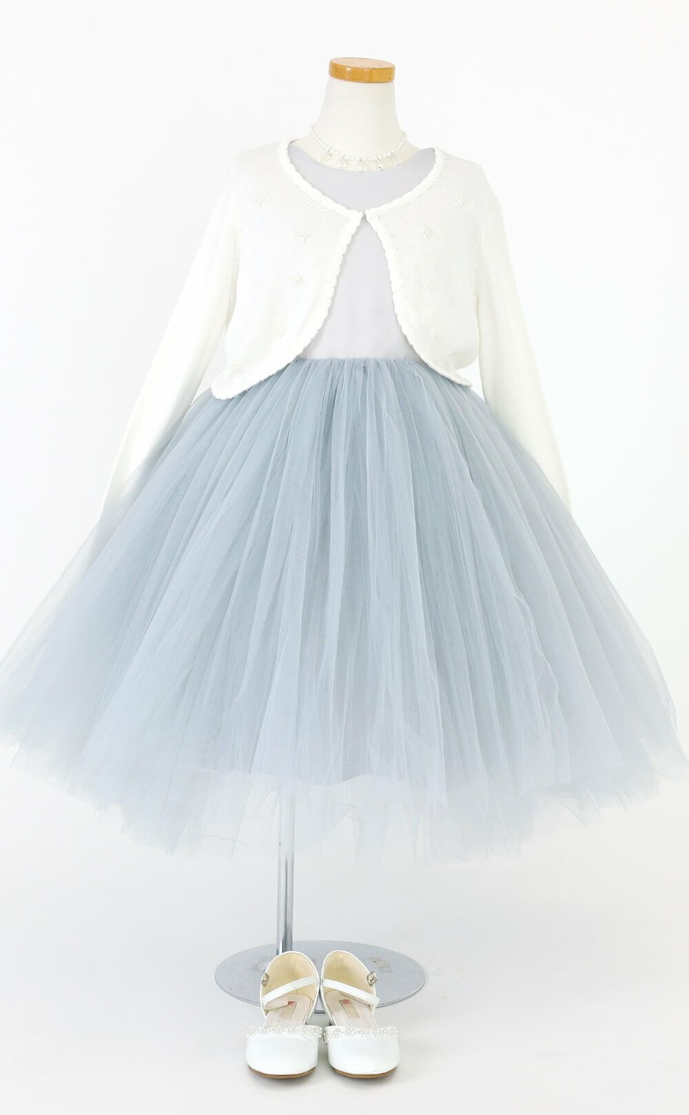 ピアノ発表会や結婚式にぴったりのブルーカラーの女の子用キッズドレス。シンプルで美しいシルエットが魅力のAngel's Closetの子供ドレス レンタル商品（【レンタル】サテン＆ボリュームチュールドレス(YP218)ブルー）｜画像8