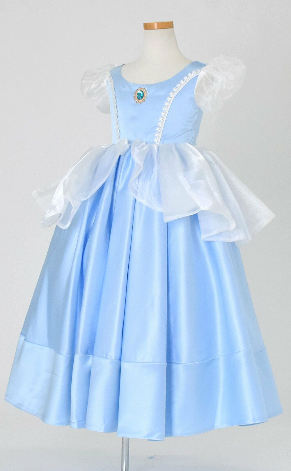 ピアノ発表会や結婚式にぴったりのブルーカラーの女の子用キッズドレス。シンプルで美しいシルエットが魅力のAngel's Closetの子供ドレス レンタル商品（【レンタル】高級シンデレラドレス（YP224） シンデレラブルー）｜画像4