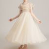 ピアノ発表会や結婚式にぴったりのカラーの女の子用キッズドレス。シンプルで美しいシルエットが魅力のAngel's Closetの子供ドレス レンタル商品（【レンタル】フラワーレースケープ＆チュールドレス（YP222） シャンパン）｜画像11