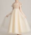 ピアノ発表会や結婚式にぴったりのカラーの女の子用キッズドレス。シンプルで美しいシルエットが魅力のAngel's Closetの子供ドレス レンタル商品（【レンタル】フラワーレースケープ＆チュールドレス（YP222） シャンパン）｜画像12