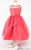 ピアノ発表会や結婚式にぴったりのカラーの女の子用キッズドレス。シンプルで美しいシルエットが魅力のAngel's Closetの子供ドレス レンタル商品（【レンタル】レース＆メタル刺繍オーガンジー子供ドレス（リボンコサージュ付）(CC2461)コーラル｜画像8