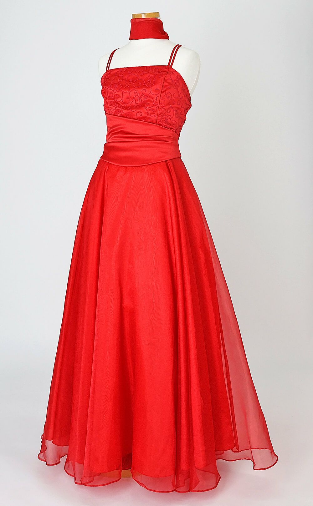 ピアノ発表会や結婚式にぴったりのカラーの女の子用キッズドレス。シンプルで美しいシルエットが魅力のAngel's Closetの子供ドレス レンタル商品（【レンタル】キャビアビーズ＆ダイアゴナルボディオーガンジースカートドレス（HC1568）レッド）｜画像4