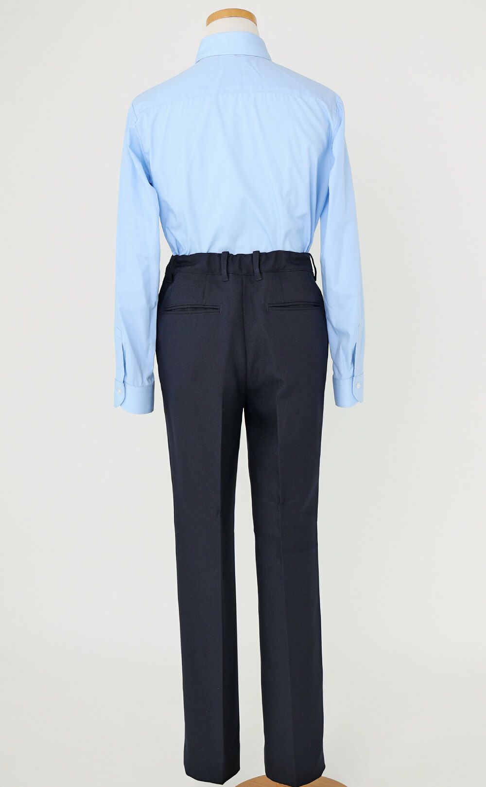 特別な日にぴったりのネイビーカラーの男の子用フォーマルスーツ。シンプルで美しいシルエットが魅力のAngel's Closetの子供フォーマル レンタル商品（【レンタル】レジメンタルタイ ベーシック 長ズボンスーツ5点セット（CAT595602）ネイビー）｜画像8