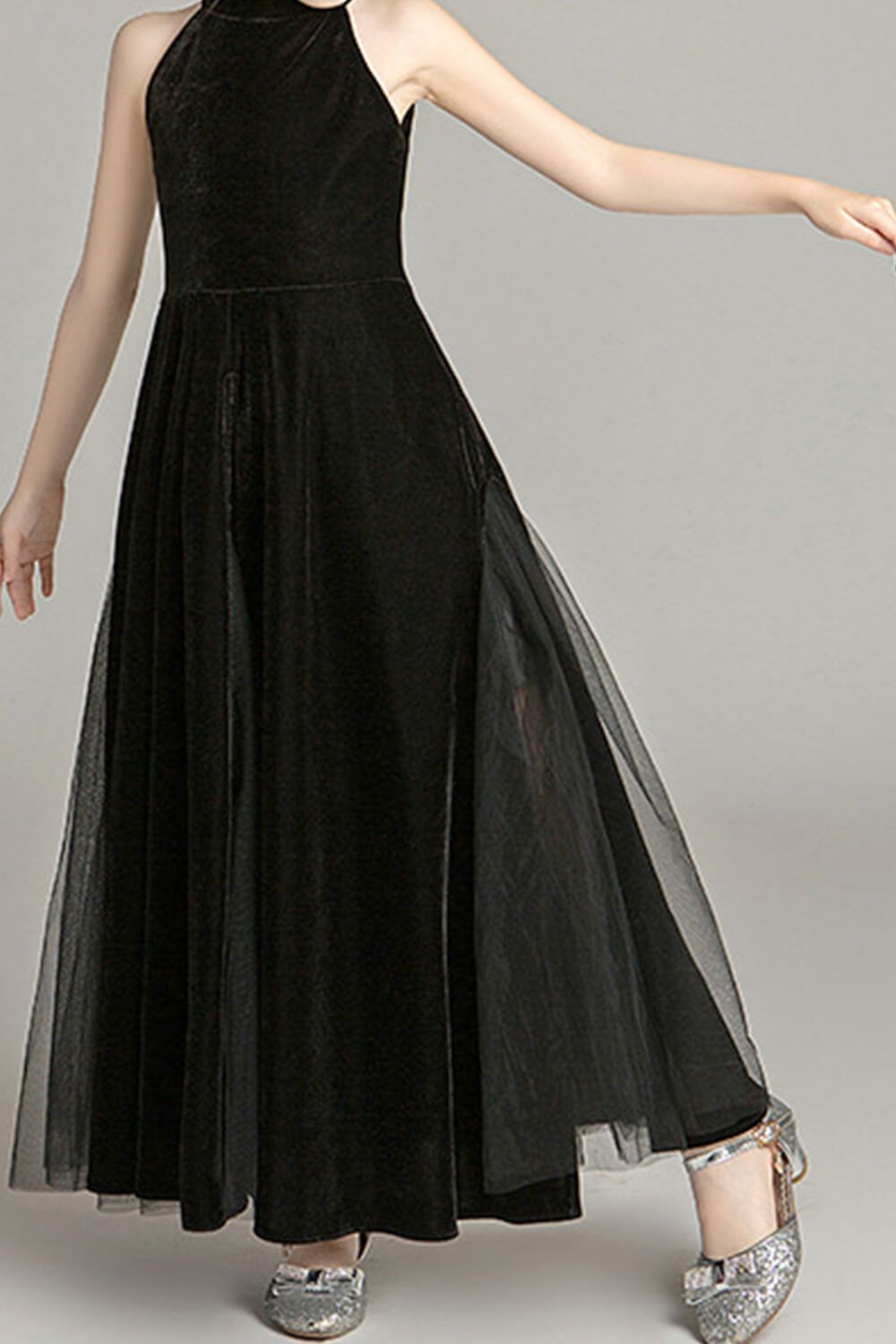 ピアノ発表会や結婚式にぴったりのブラックカラーの女の子用キッズドレス。シンプルで美しいシルエットが魅力のAngel's Closetの子供ドレス レンタル商品（【レンタル】ブラックスリットベルベットロングドレス(YP243) ブラック）｜画像13