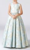 ピアノ発表会や結婚式にぴったりのブルーカラーの女の子用キッズドレス。シンプルで美しいシルエットが魅力のAngel's Closetの子供ドレス レンタル商品（【レンタル】ローズパターンクラシカルロングドレス(YP244) ブルーゴールド）｜画像14
