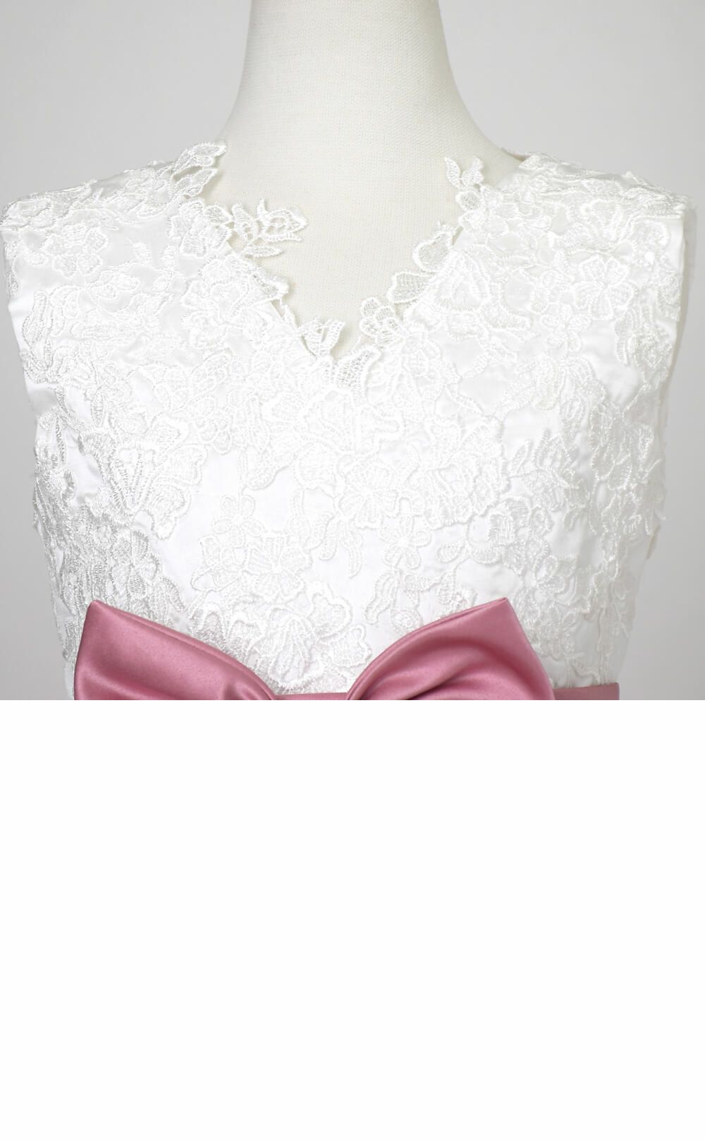 ピアノ発表会や結婚式にぴったりのカラーの女の子用キッズドレス。シンプルで美しいシルエットが魅力のAngel's Closetの子供ドレス レンタル商品（【レンタル】Vネックレース＆バイカラーサテンロングドレス(YP245) ダスティーローズ）｜画像7