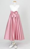 ピアノ発表会や結婚式にぴったりのカラーの女の子用キッズドレス。シンプルで美しいシルエットが魅力のAngel's Closetの子供ドレス レンタル商品（【レンタル】Vネックレース＆バイカラーサテンロングドレス(YP245) ダスティーローズ）｜画像8