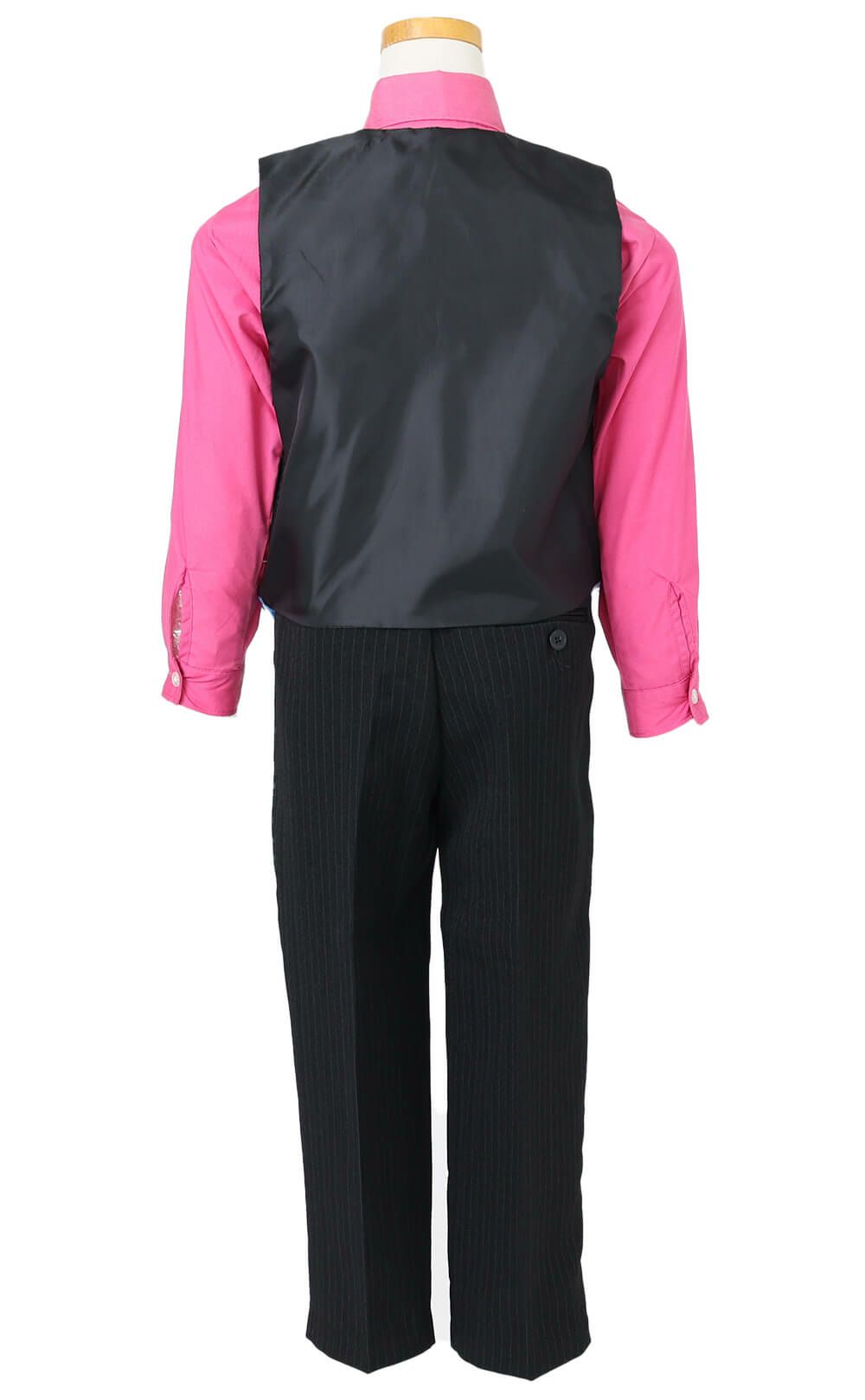 特別な日にぴったりのカラーの男の子用フォーマルスーツ。シンプルで美しいシルエットが魅力のAngel's Closetの子供フォーマル レンタル商品（【レンタル】ベストスーツ4点セット（CC1688）フクシア）｜画像5